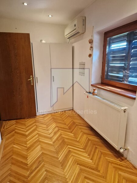 Teiul Doamnei. Vanzare apartament 3 camere (E1+M) in Vila (S+P+E1+M) - Teiul Doamnei