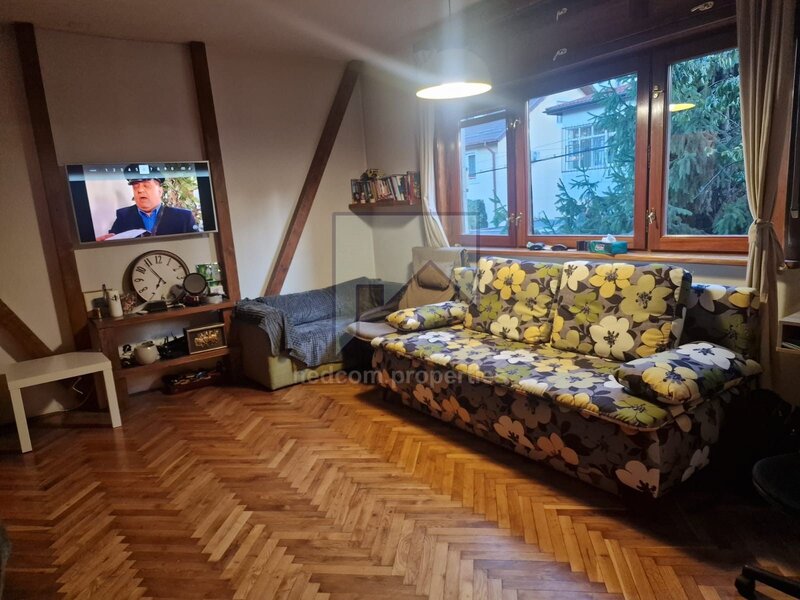 Teiul Doamnei. Vanzare apartament 3 camere (E1+M) in Vila (S+P+E1+M) - Teiul Doamnei