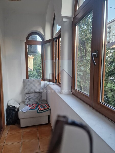 Teiul Doamnei. Vanzare apartament 3 camere (E1+M) in Vila (S+P+E1+M) - Teiul Doamnei